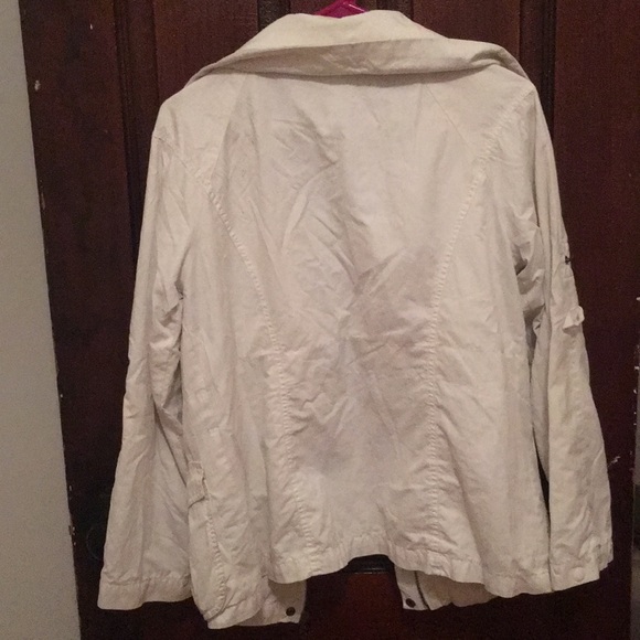 White jacket - Picture 2 of 3